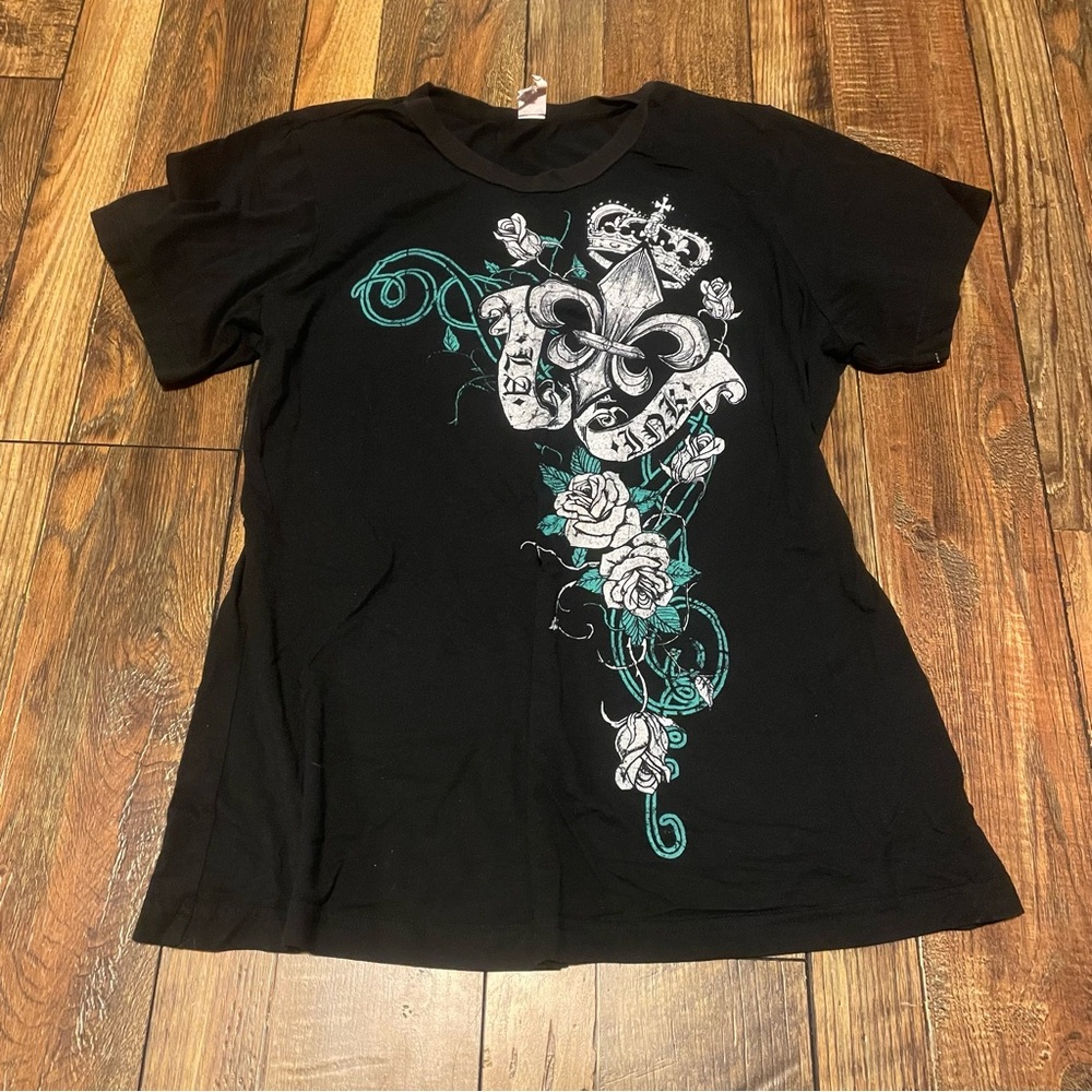 Source Unknown Black Tee with Green and White Design